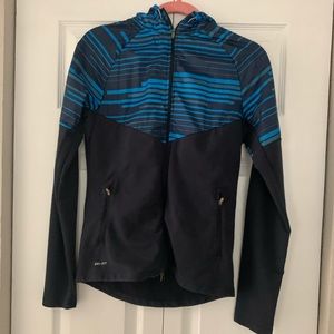 ɴɪᴋᴇ ᴡᴏᴍᴀɴ